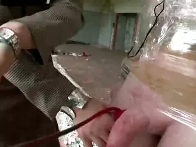 ഗോ ഫക്ക് യുവർ ഗിറ്റാർ വീഡിയോ (റാക്വൽ ഡെറോസി)