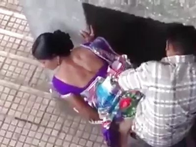 ക്ലാസ് കഴുത W/ സമ്മർ ബെയ്ലി