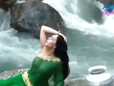 വനേസ കേജും ഡെറിക്ക് പിയേഴ്സും വികൃതിയായ പുസ്തകപ്പുഴുകളിലാണ്